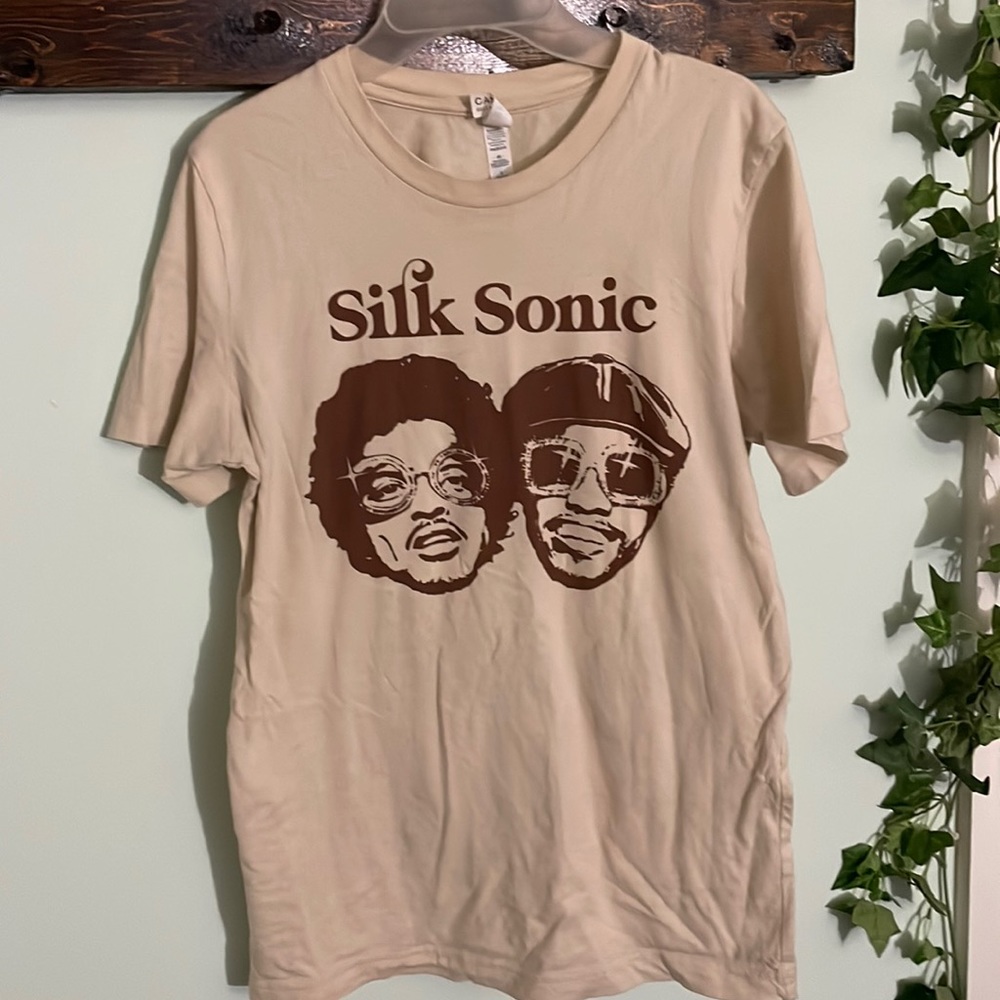Bruno Mars Silk Sonic shirt Small new